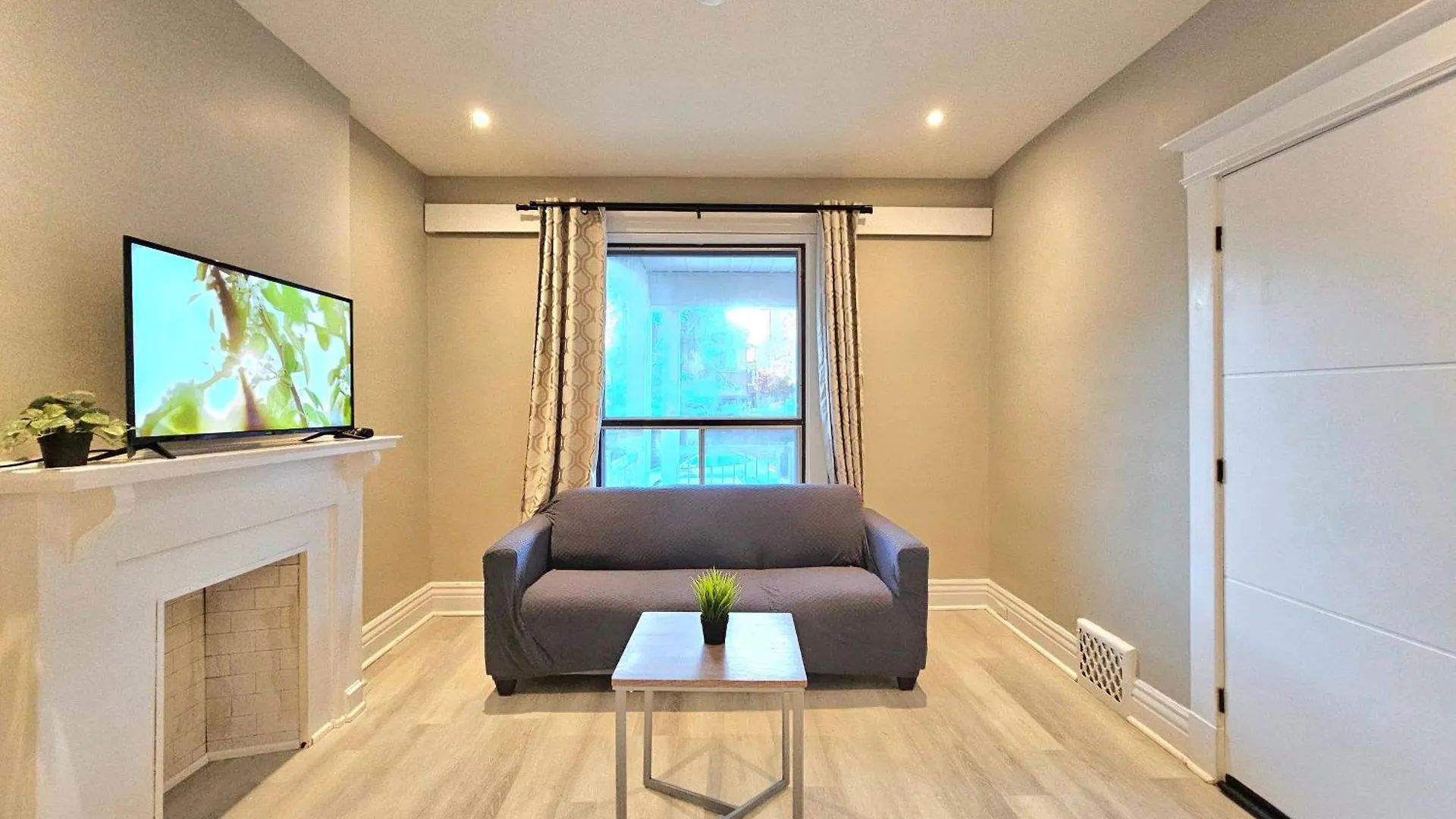 Apartmán Central Downtown Toronto - Trinity Bellwood Park