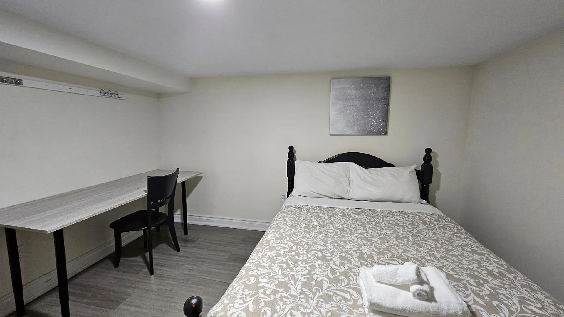 Central Downtown Toronto - Trinity Bellwood Park Apartment
