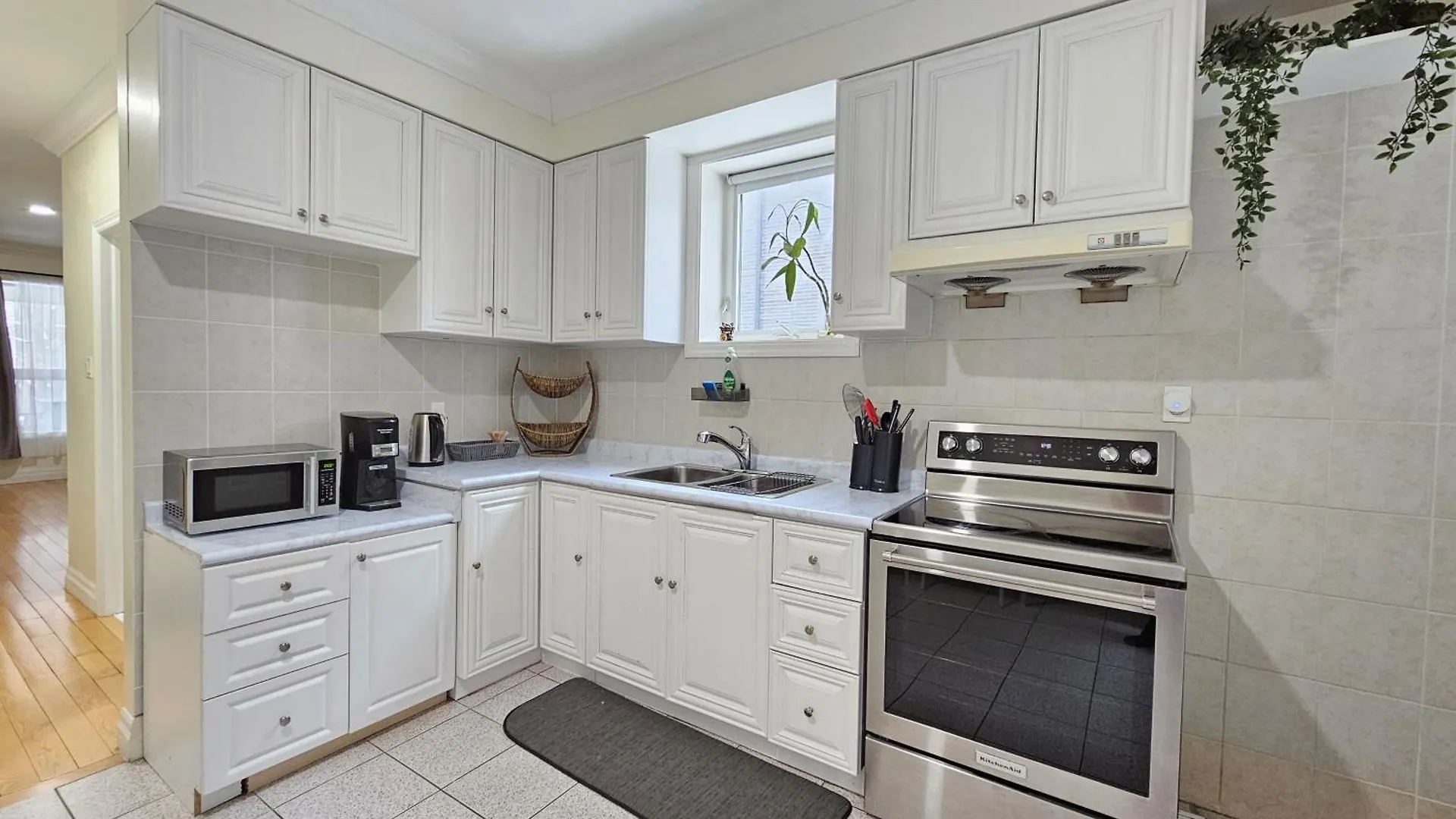Central Downtown Toronto - Trinity Bellwood Park Apartmán