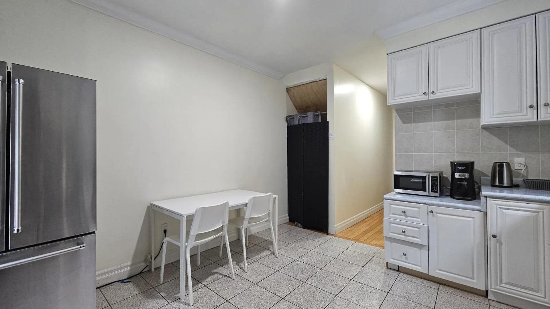 Central Downtown Toronto - Trinity Bellwood Park Apartment
