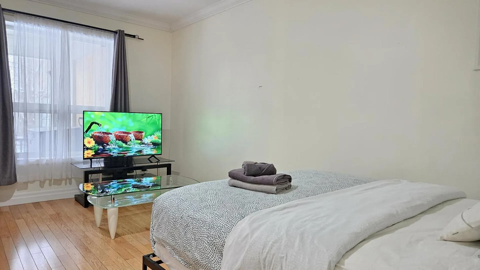 Apartment Central Downtown Toronto - Trinity Bellwood Park Canada