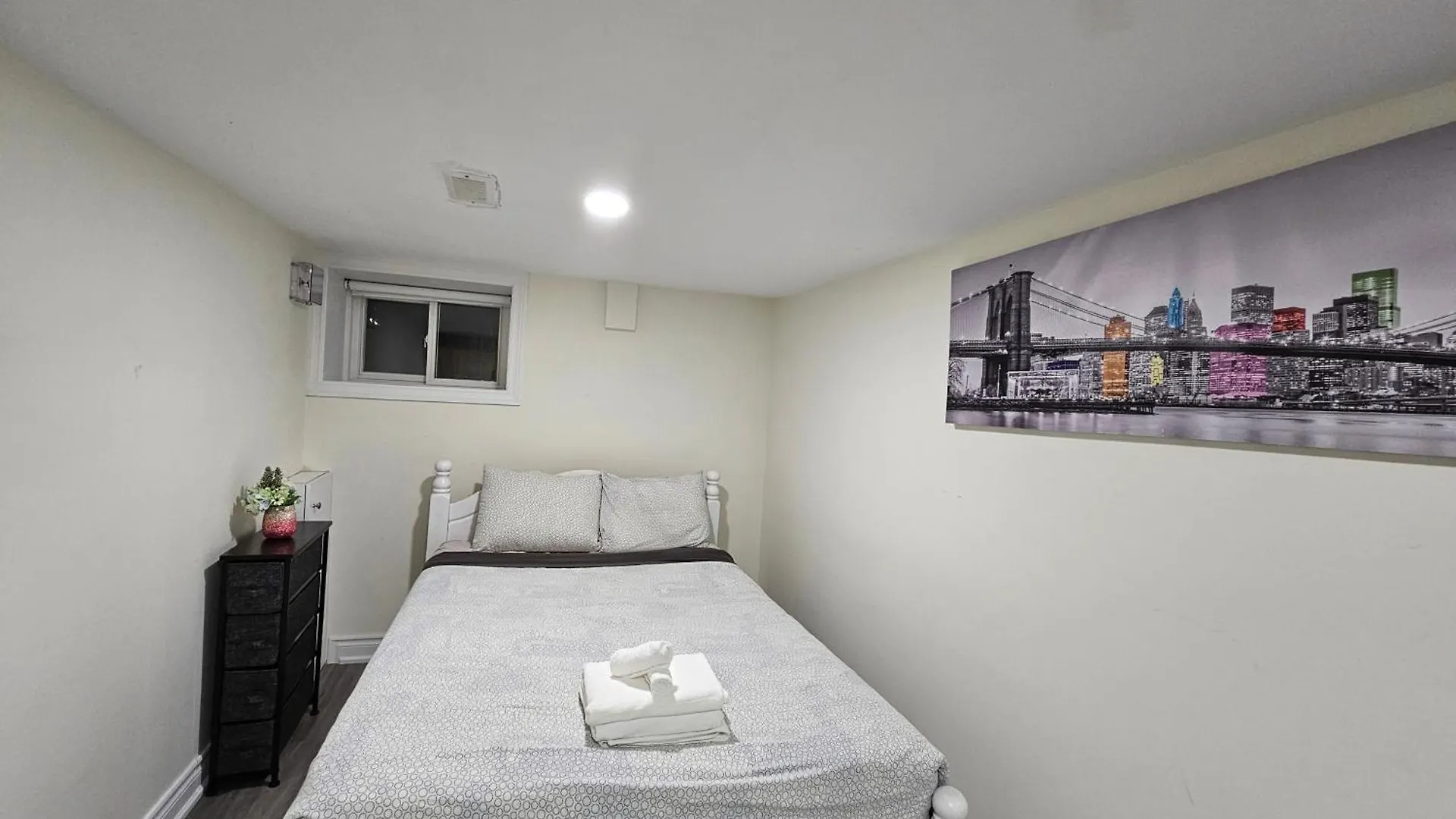 Apartment Central Downtown Toronto - Trinity Bellwood Park