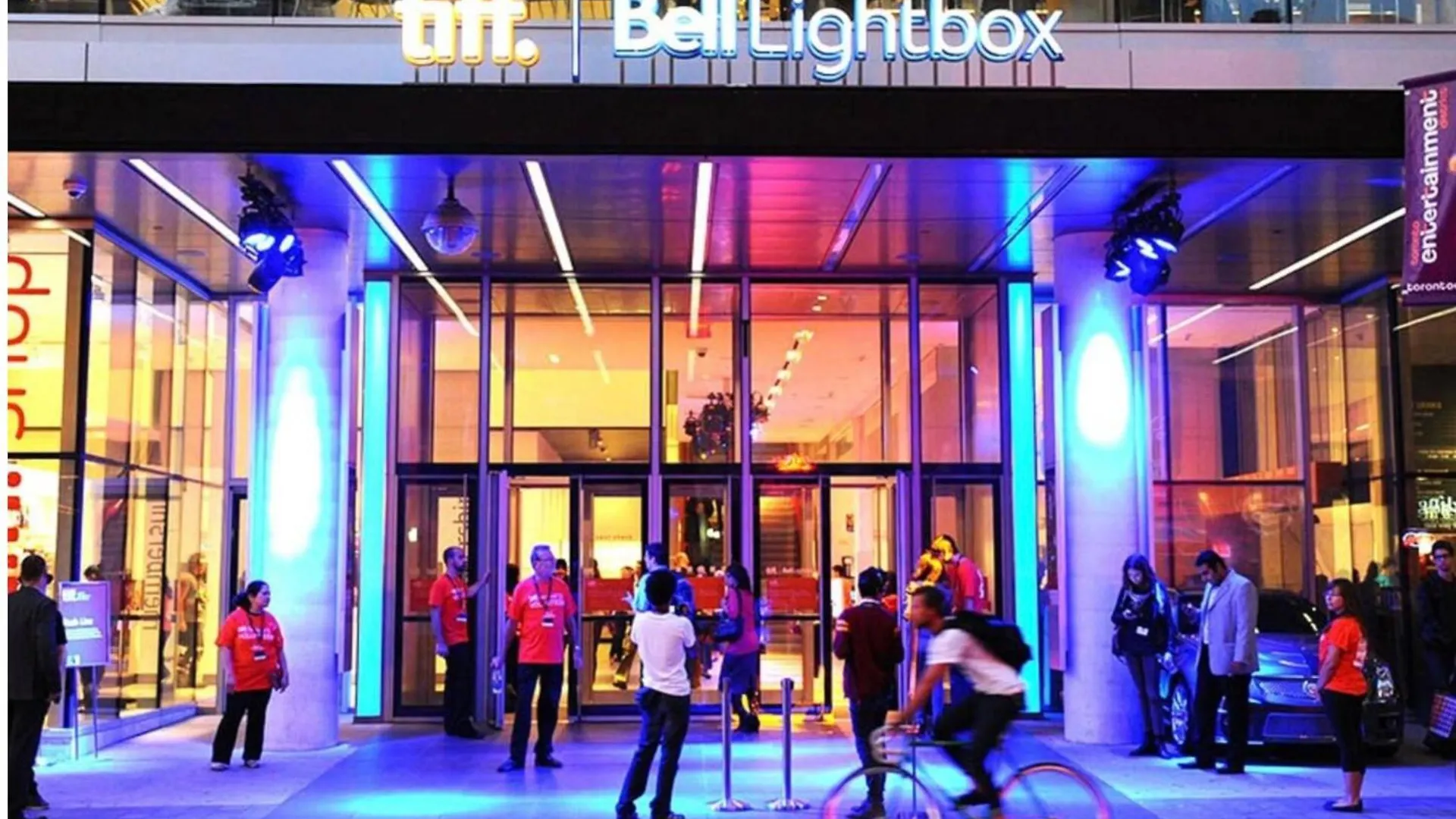 Central Downtown Toronto - Trinity Bellwood Park Apartment