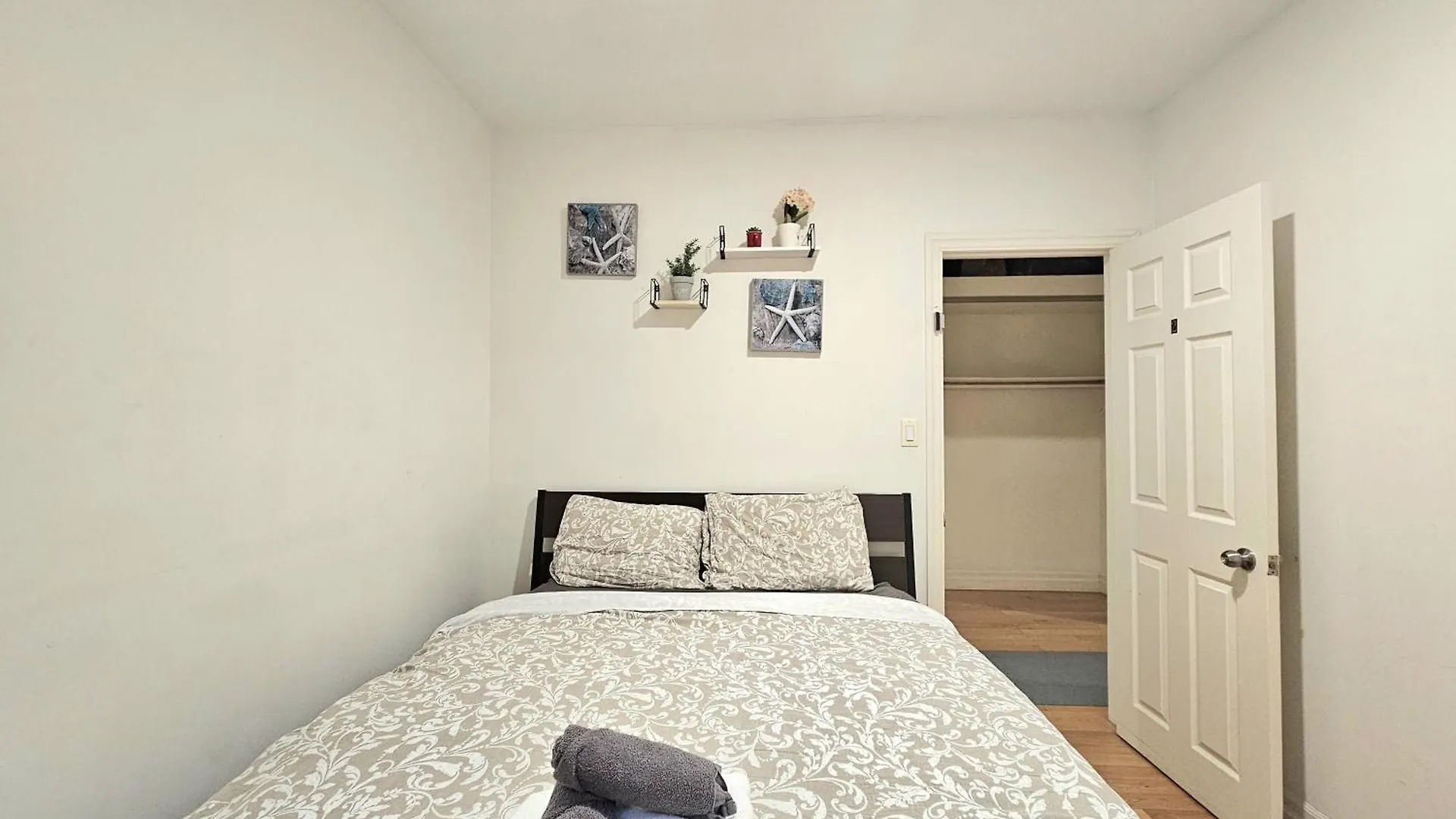 Central Downtown Toronto - Trinity Bellwood Park Daire