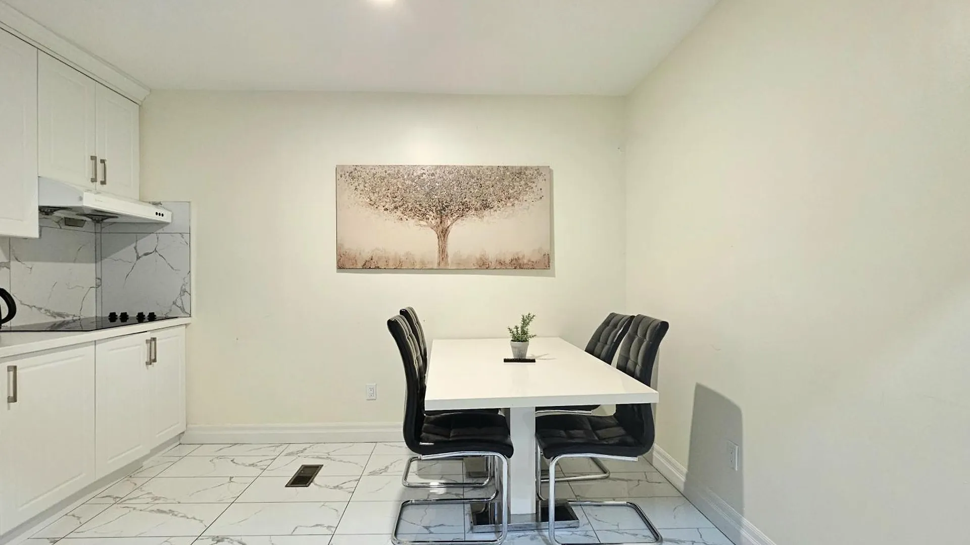 Central Downtown Toronto - Trinity Bellwood Park Daire